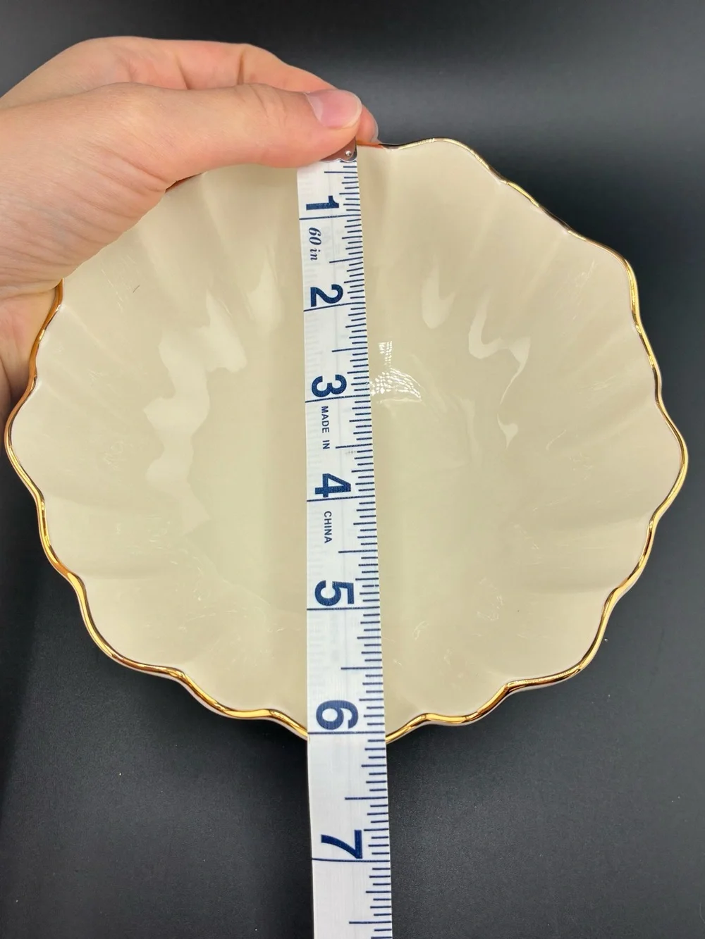 Lenox Cream Scalloped Porcelain Serving Bowl‎ with Gold Rim